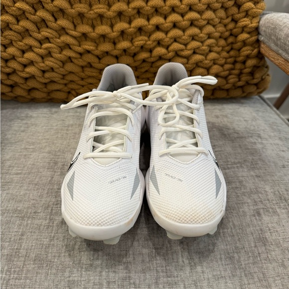 Sport Youth Unisex Nike Cleats - Picture 2 of 6